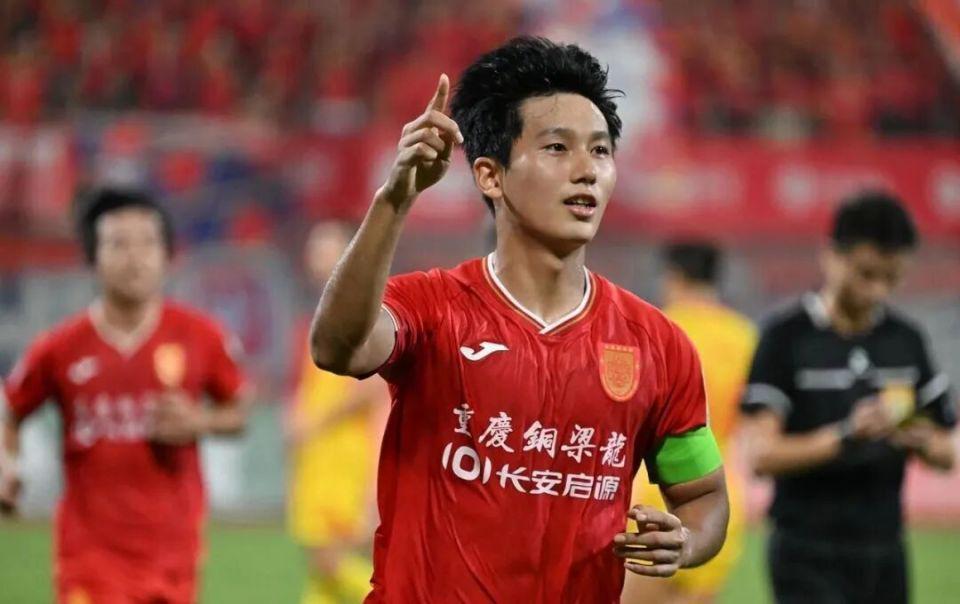 U22国足为何遭炮轰？态度能力一无是处，主帅太无语，草皮全是坑